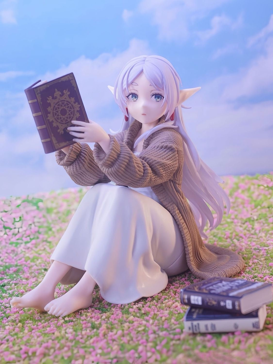 Frieren: Beyond Journeys End - Frieren Quiet Reflection 13cm Premium PVC/Resin Statue – Ic anime product detail image 4