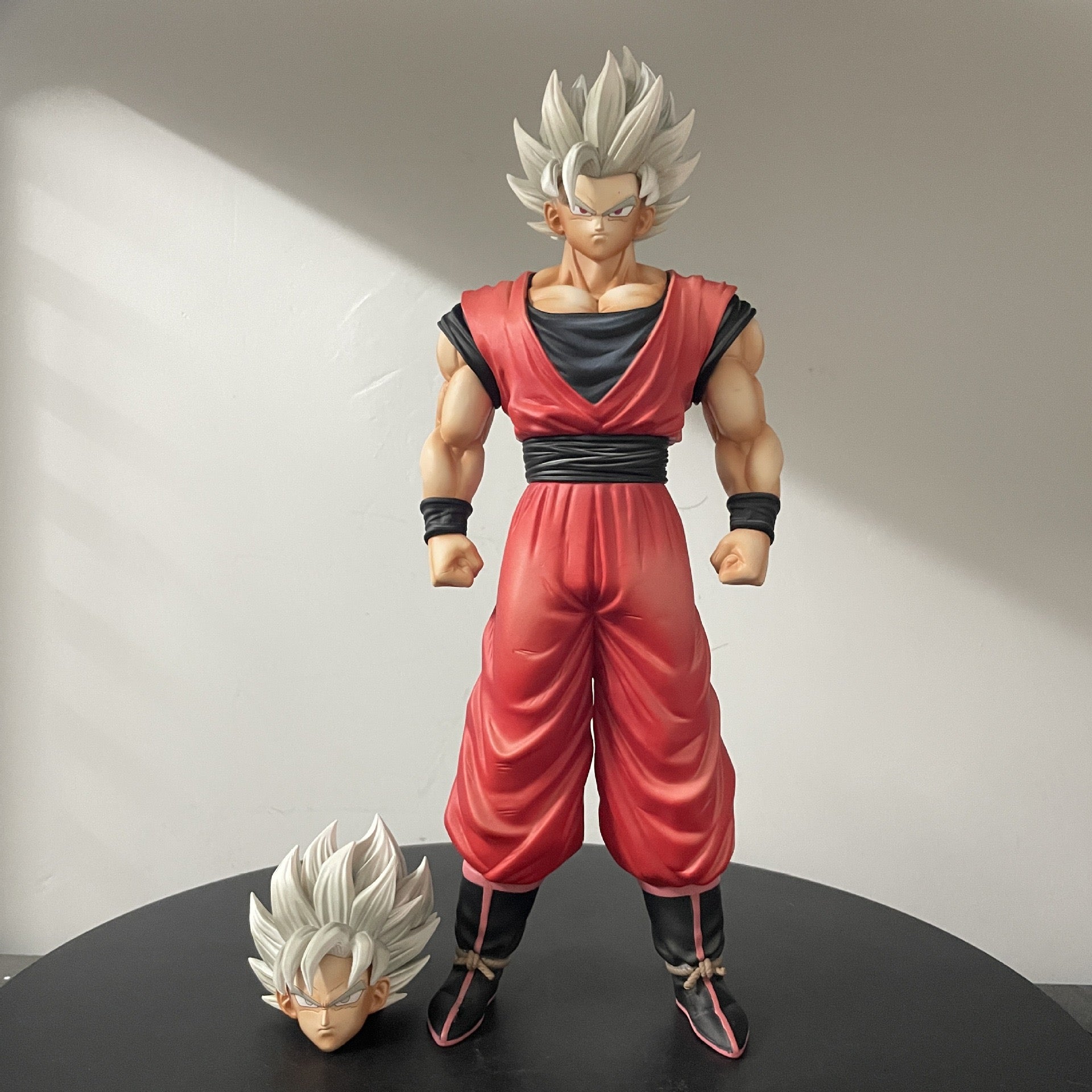 Dragon Ball Z: Super Saiyan Son Goku (Weekly Publication Edition) anime collectible detail view 2