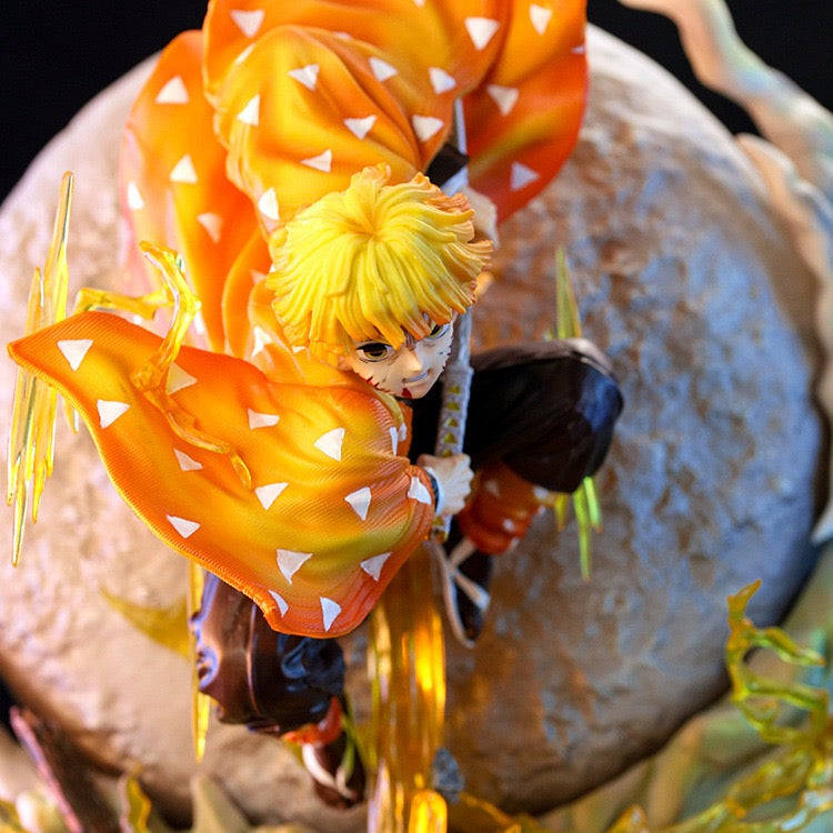 Demon Slayer: Kimetsu no Yaiba – Zenitsu Agatsuma Thunder Breathing Premium Statue with Mo anime collectible detail view 4