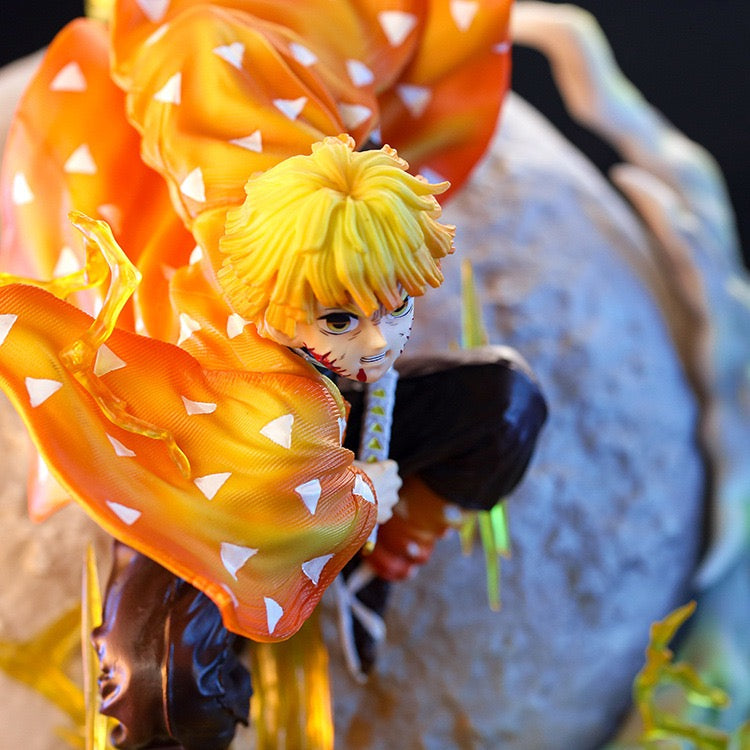 Demon Slayer: Kimetsu no Yaiba – Zenitsu Agatsuma Thunder Breathing Premium Statue with Mo anime collectible detail view 5