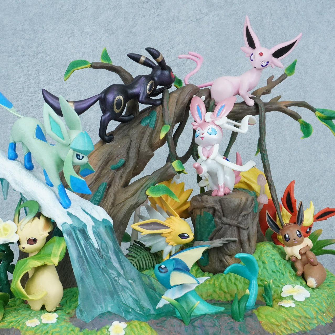 Eevee family limited edition figurines anime product detail image 3