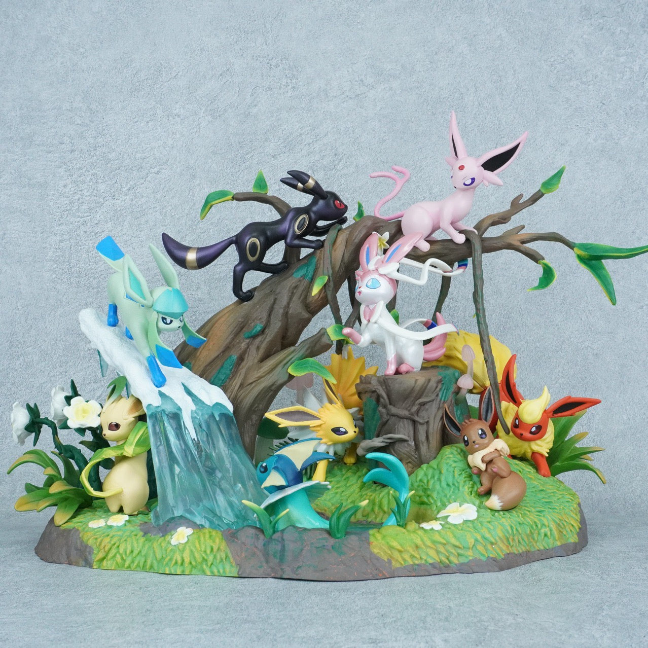 Eevee family limited edition figurines anime product detail image 5