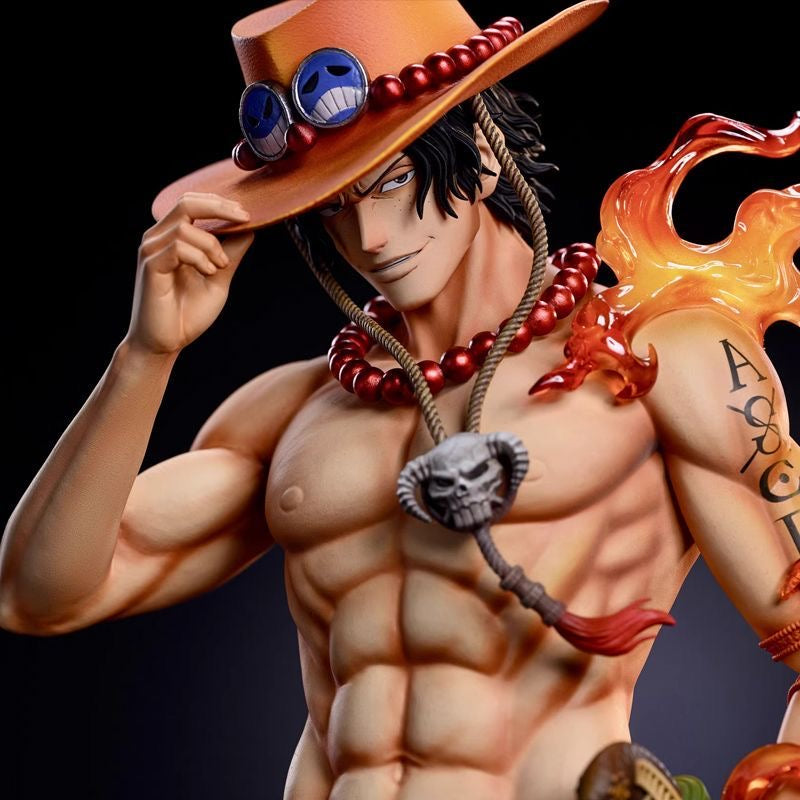 Ace figure face and hat detail